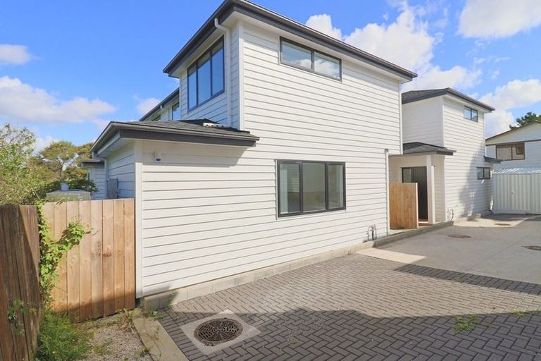 Photo of property in 127b Oreil Avenue, West Harbour, Auckland, 0618