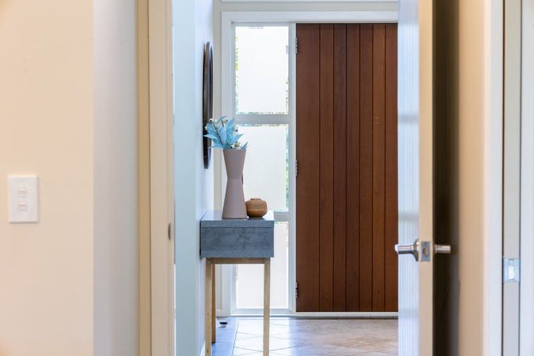 Photo of property in 4 Fairway Oaks Drive, Waikanae Beach, Waikanae, 5036