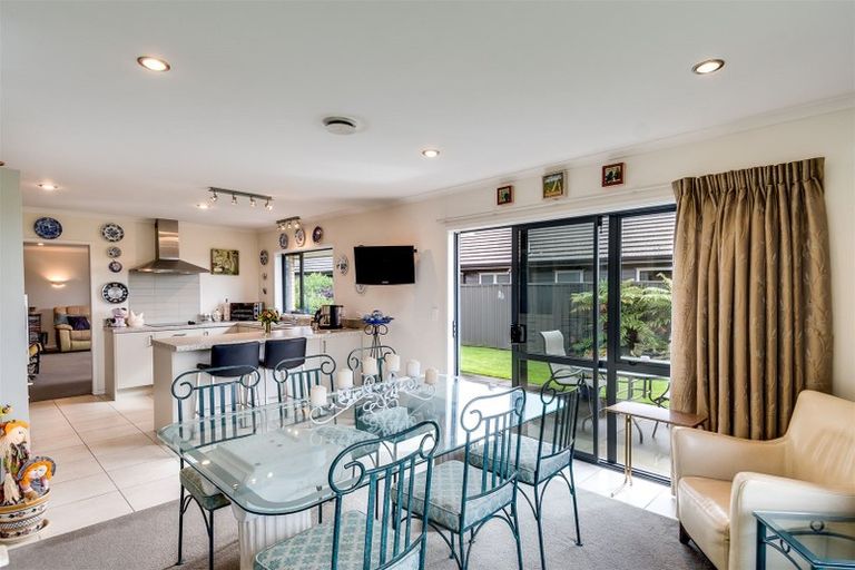 Photo of property in 35 Mcnaughton Place, Onekawa, Napier, 4110