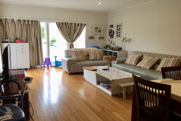 Photo of property in 13c Hamlin Road, Mount Wellington, Auckland, 1060