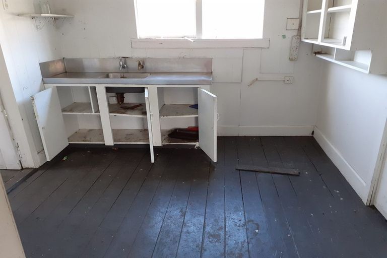 Photo of property in 4 Hayes Street, Waimate, 7924