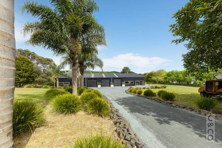 Photo of property in 69a Waikoukou Valley Road, Waimauku, 0882