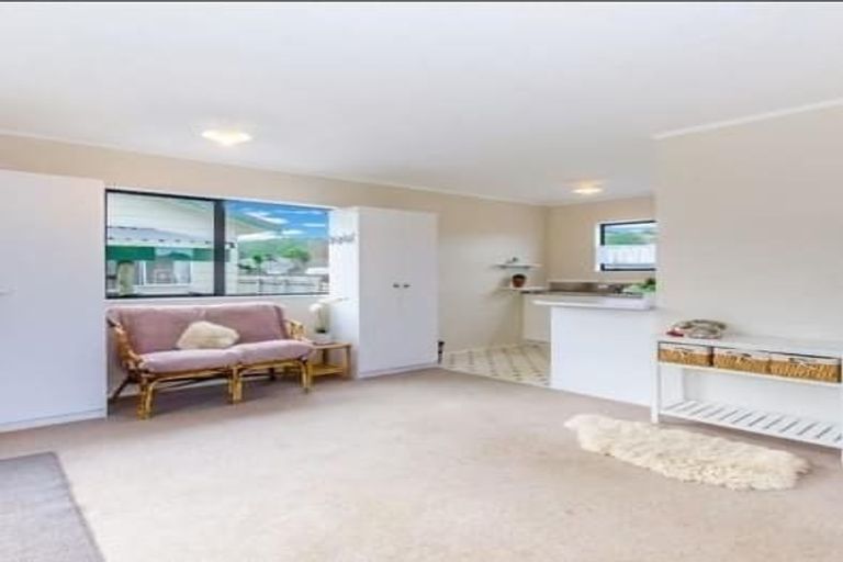 Photo of property in 21 Pukeko Street, Paraparaumu, 5032