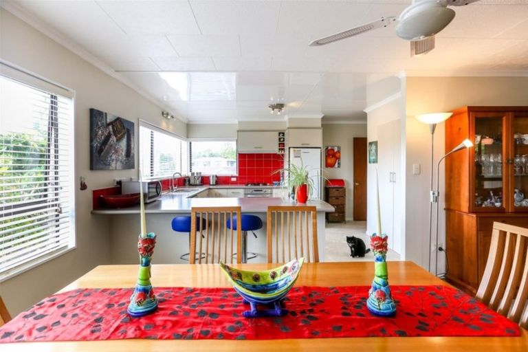 Photo of property in 18 Hickford Place, Okato, 4335