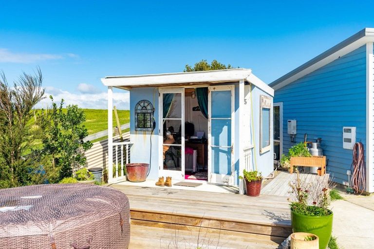 Photo of property in 8 Daphne Place, Mangawhai, 0505