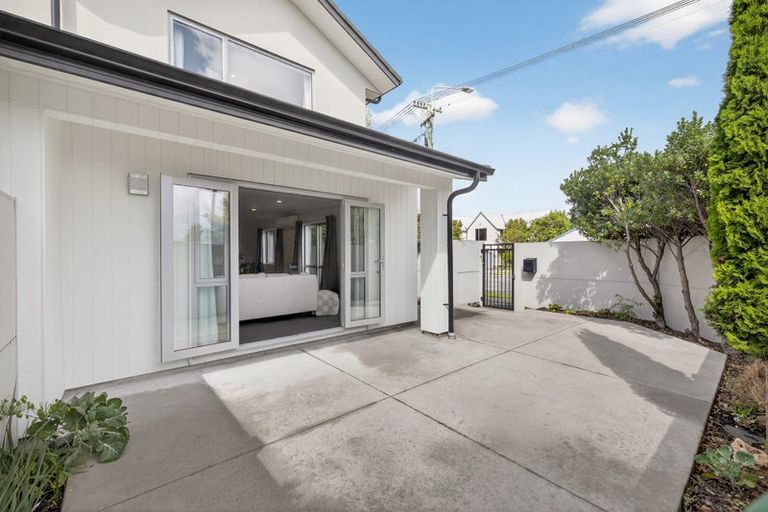 Photo of property in 217 Edgeware Road, Edgeware, Christchurch, 8013
