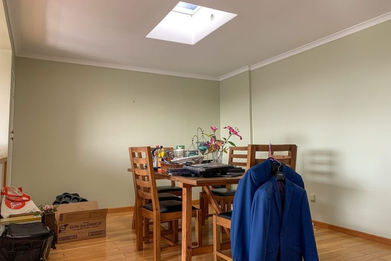 Photo of property in 2/4 Coronation Road, Glenfield, Auckland, 0627