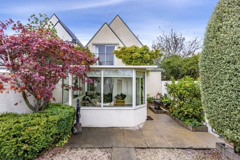 Photo of property in 1/122 Office Road, Merivale, Christchurch, 8014