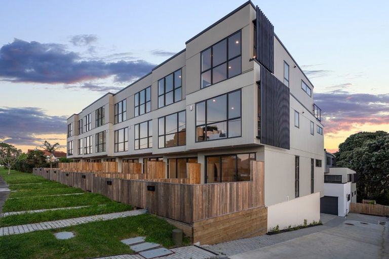 Photo of property in 6 Wai Court, Takapuna, Auckland, 0622