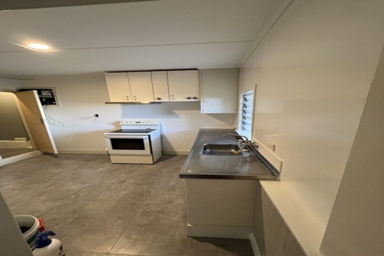 Photo of property in 6 Brighton Terrace, Murrays Bay, Auckland, 0630