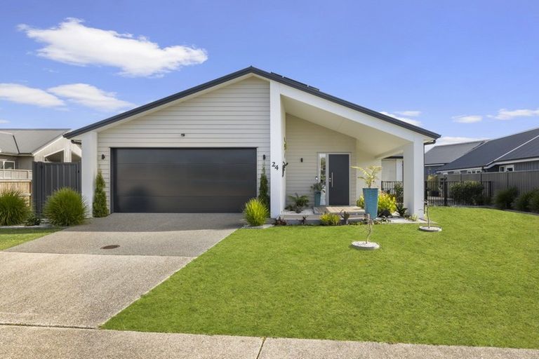 Photo of property in 24 Blacklock Road, Pyes Pa, Tauranga, 3112