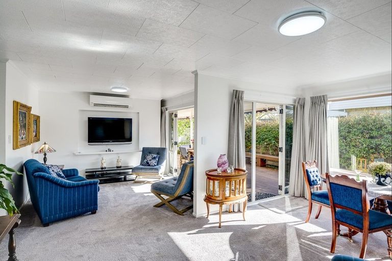 Photo of property in 57 Avenue Road, Greenmeadows, Napier, 4112