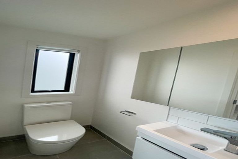 Photo of property in 4/5 Brandon Road, Glen Eden, Auckland, 0602