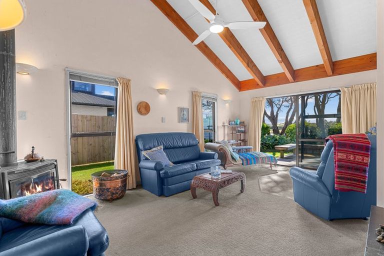 Photo of property in 16 Riverview Place, Waipu, 0582