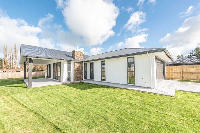 Photo of property in 30 Oldfield Lane, Marton, 4710