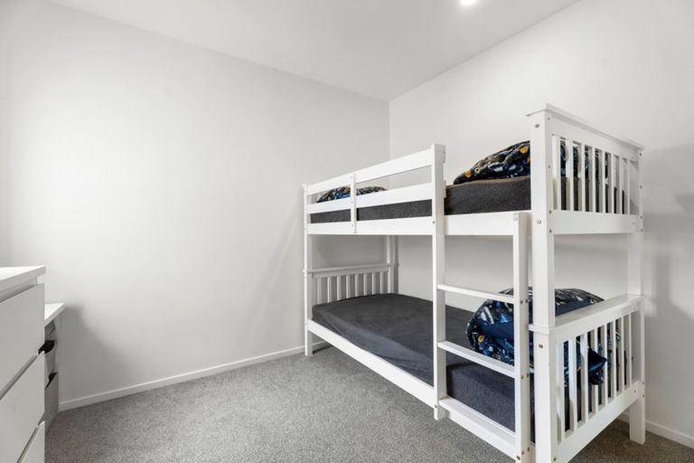 Photo of property in 65 Whare Kauri Road, Papakura, 2110