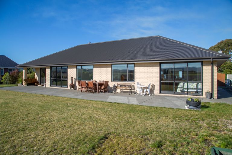 Photo of property in 25 Glenmark Drive, Waipara, 7483