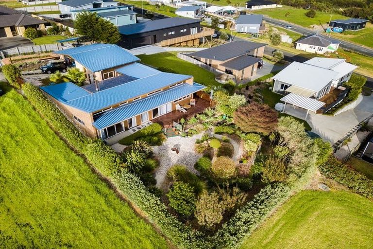 Photo of property in 12 Hillside Avenue, Mangawhai Heads, Mangawhai, 0505