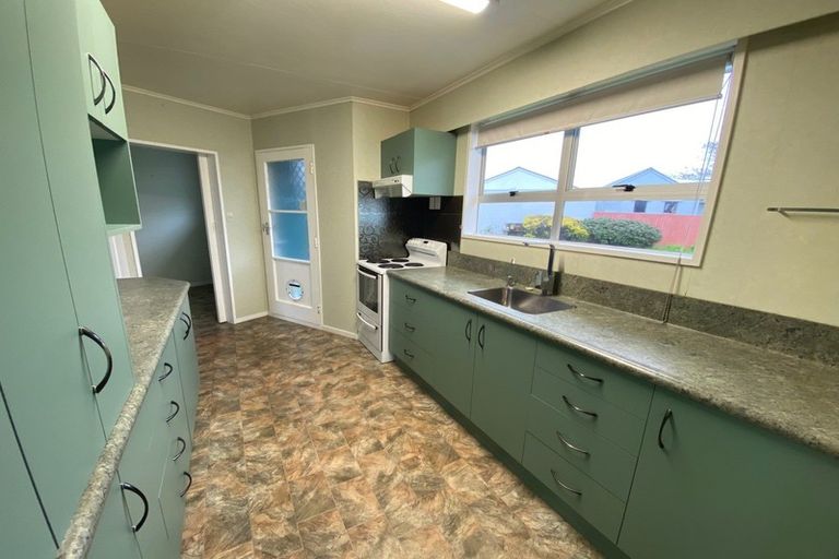 Photo of property in 20 Kimberley Grove, Westbrook, Palmerston North, 4412
