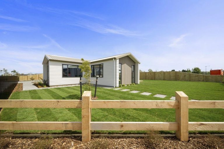 Photo of property in 1 Springwater Drive, Maewa, 4702