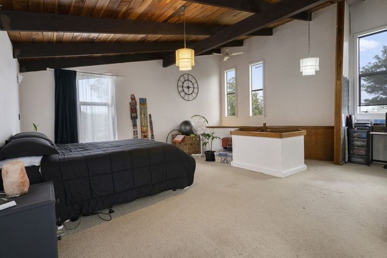 Photo of property in 12 Fairfax Terrace, Frankleigh Park, New Plymouth, 4310