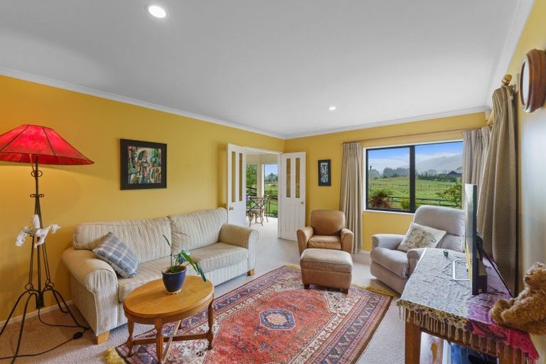 Photo of property in 761 State Highway 1, Te Horo, Otaki, 5581