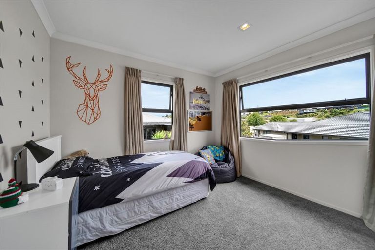 Photo of property in 13 Te Arakete Place, Hurworth, New Plymouth, 4310