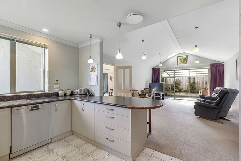 Photo of property in 171 Woodman Drive, Tawa, Wellington, 5028