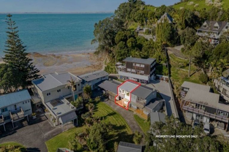 Photo of property in 2/4 Arkles Strand, Arkles Bay, Whangaparaoa, 0932