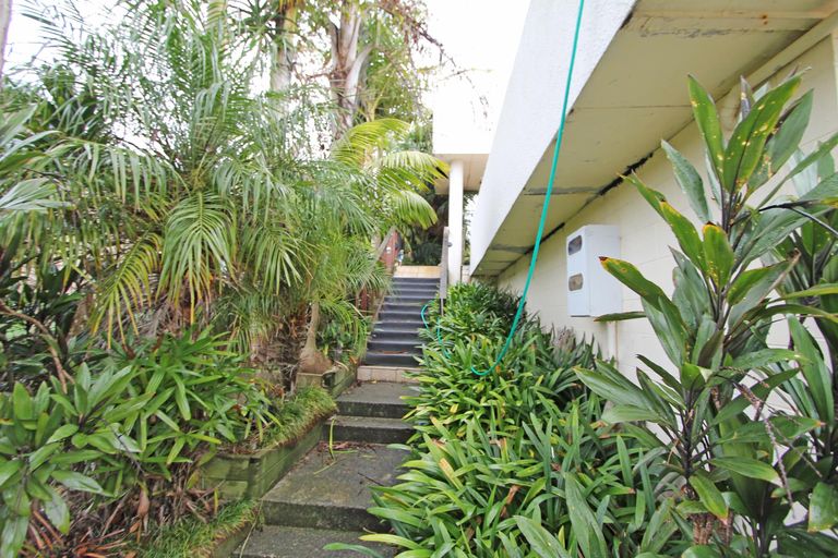 Photo of property in 5 Maraetai Place, Port Waikato, 2695