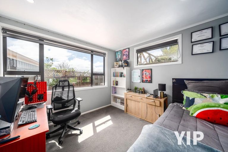 Photo of property in 16 Carluke Street, Paparangi, Wellington, 6037
