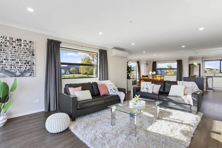 Photo of property in 12 Rossington Drive, West Melton, 7618