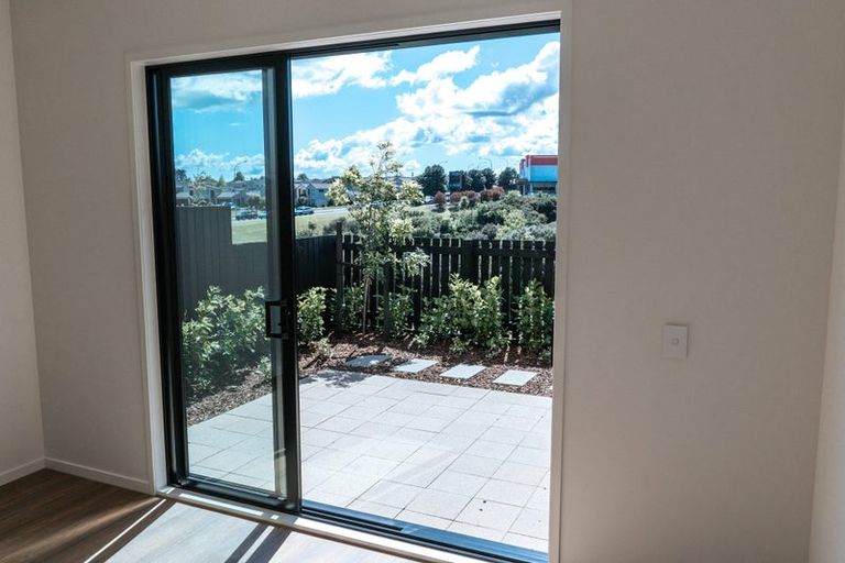 Photo of property in 32/47a Huntington Drive, Huntington Park, Auckland, 2013