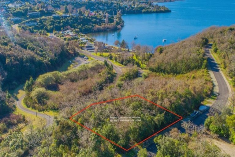 Photo of property in 7 Parawera Drive, Acacia Bay, Taupo, 3330