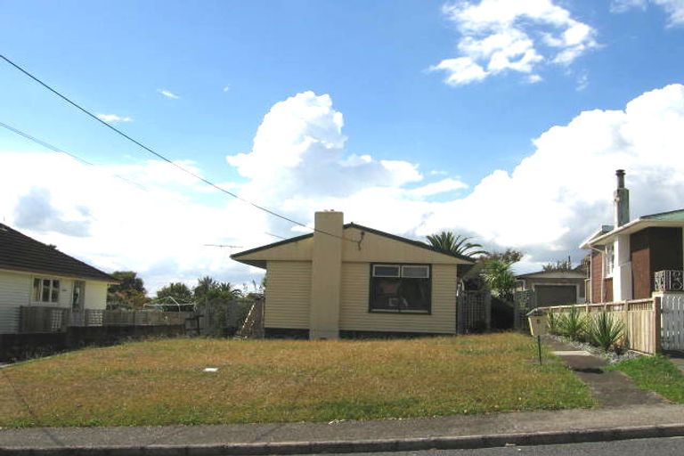 Photo of property in 5 Hinau Street, New Lynn, Auckland, 0600