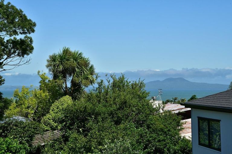 Photo of property in 1/165 Deep Creek Road, Torbay, Auckland, 0630