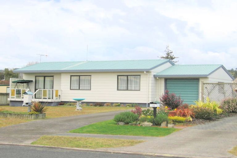 Photo of property in 120 Hampton Road, Whangamata, 3620
