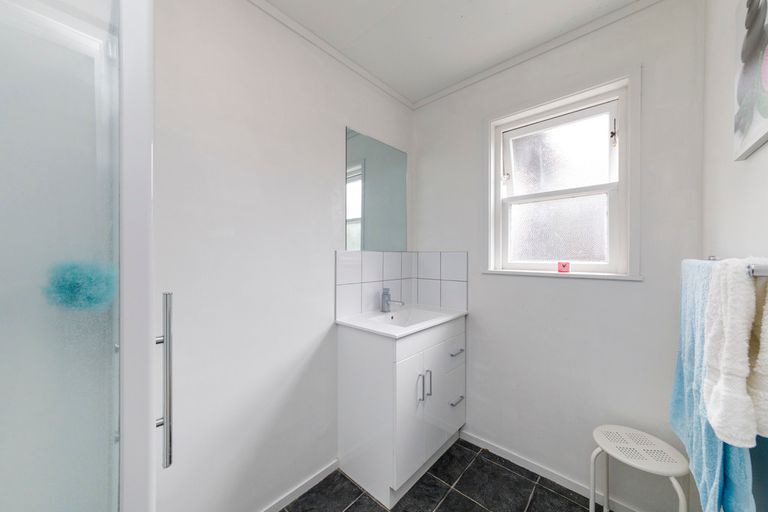 Photo of property in 15 Tyndall Street, Palmerston North, 4414