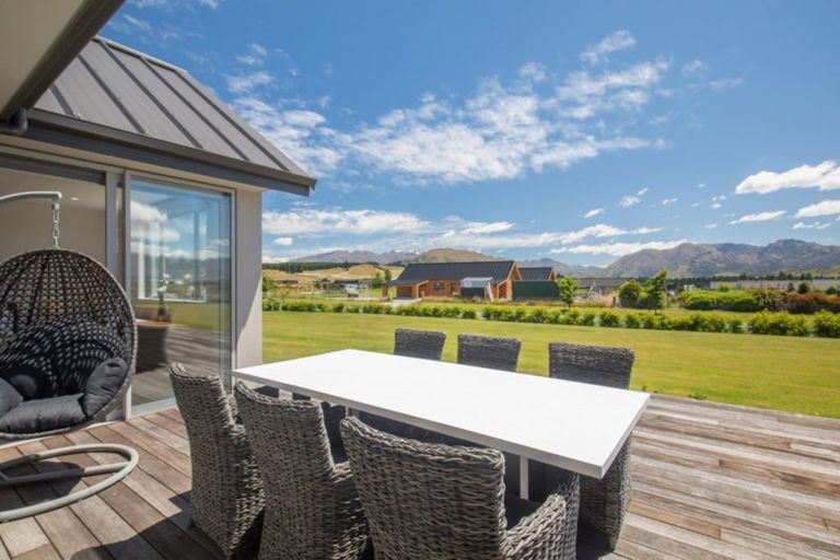 Photo of property in 2 Nokomai Street, Wanaka, 9305
