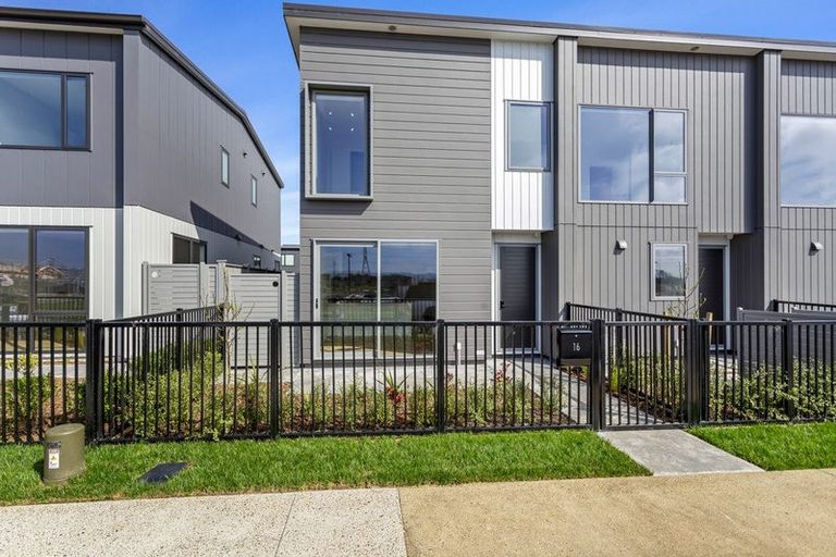 Photo of property in 116 Pepene Avenue, Takanini, Auckland, 2112