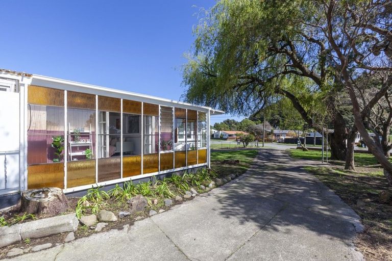 Photo of property in 26-28 Ruahine Street, Paraparaumu, 5032