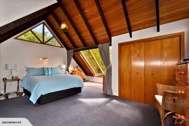 Photo of property in 18 Evans Pass Road, Sumner, Christchurch, 8081