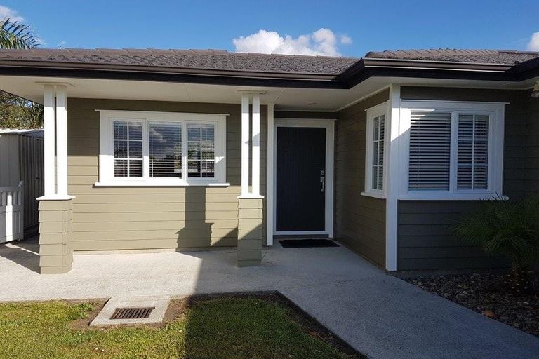 Photo of property in 4 Nirmal Place, Sunnyvale, Auckland, 0612