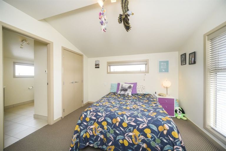 Photo of property in 394 College Street, Hokowhitu, Palmerston North, 4410