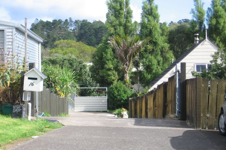 Photo of property in 16 Farwood Drive, Henderson, Auckland, 0612