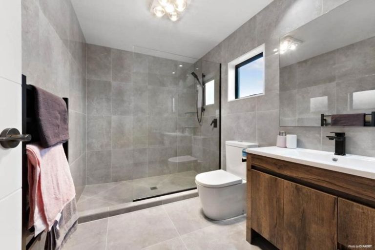 Photo of property in 16 Turret Lane, Hobsonville, Auckland, 0616