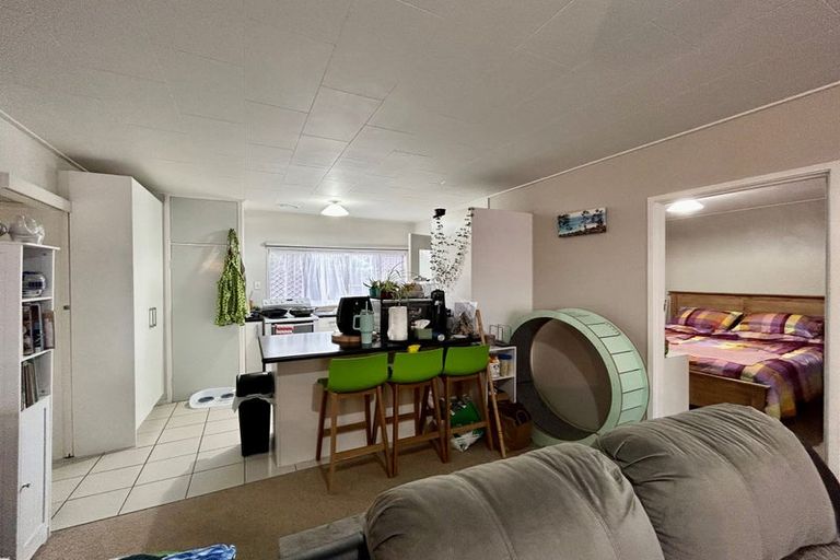 Photo of property in 2/166 Gloucester Street, Taradale, Napier, 4112