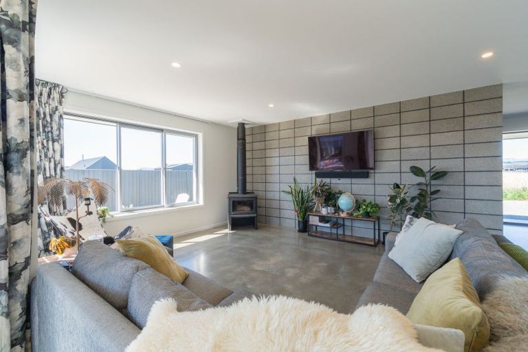 Photo of property in 11 Breaksea Street, Te Anau, 9600