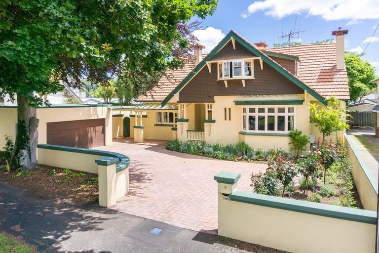 Photo of property in 5 Te Aroha Street, Hamilton East, Hamilton, 3216