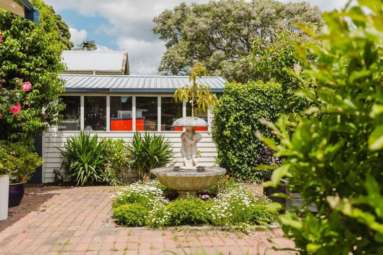 Photo of property in 37 Hereford Street, West End, Palmerston North, 4410